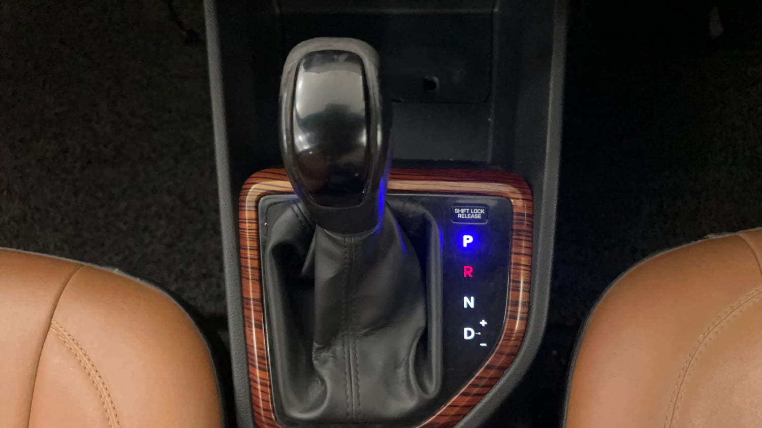 Used 2020 Hyundai Creta SX 1.6 AT CRDi Diesel Automatic interior GEAR  KNOB VIEW