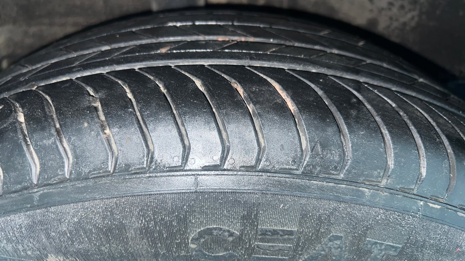 Used 2022 Kia Sonet HTX Plus 1.5 Diesel Manual tyres RIGHT REAR TYRE TREAD VIEW