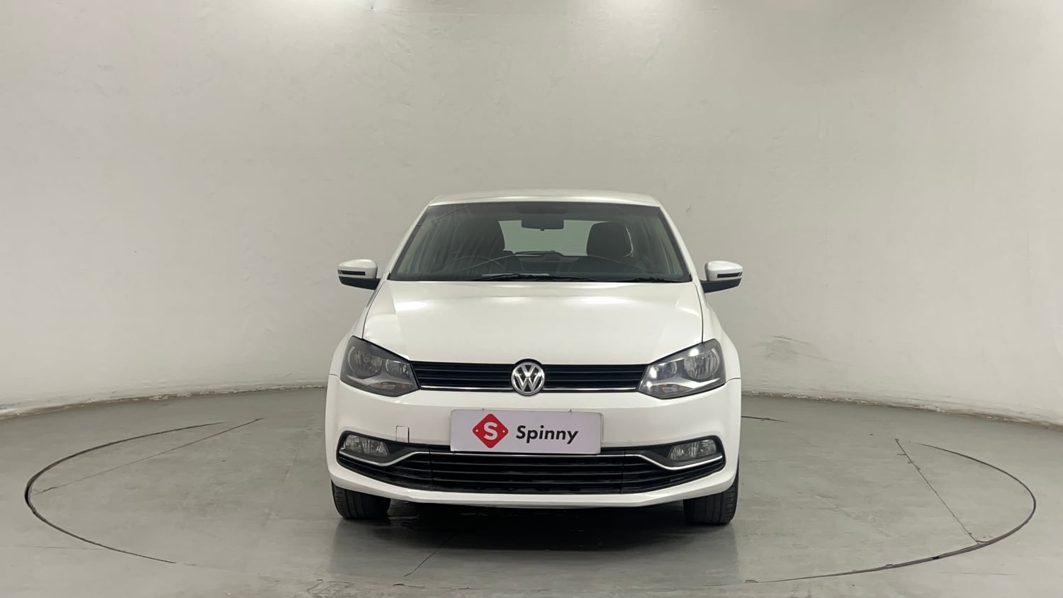 Used 2015 Volkswagen Polo Highline1.2L (P) Petrol Manual exterior FRONT VIEW
