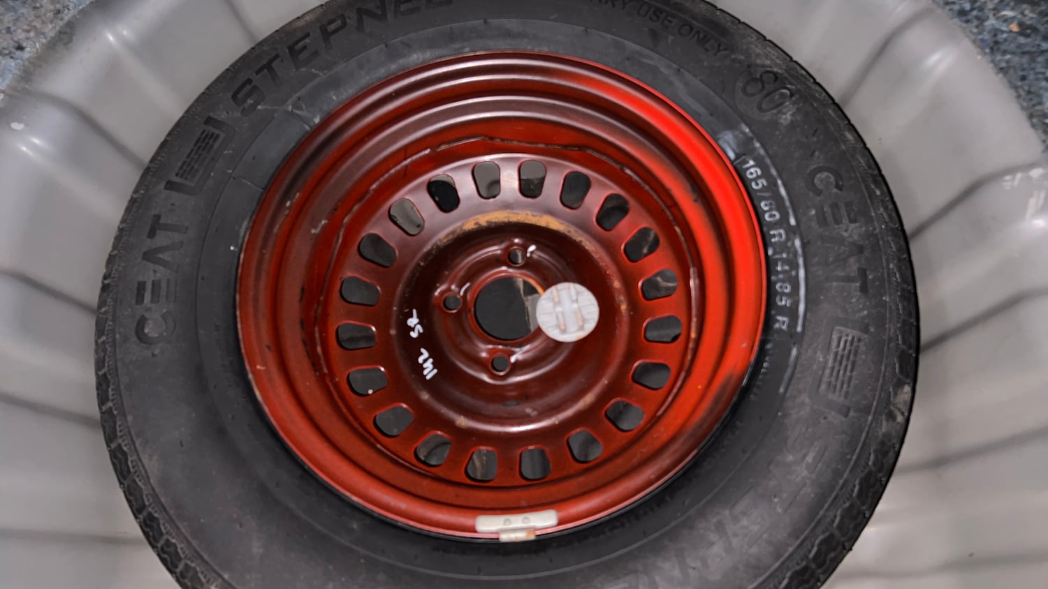 Used 2024 Nissan Magnite XE Petrol Manual tyres SPARE TYRE VIEW