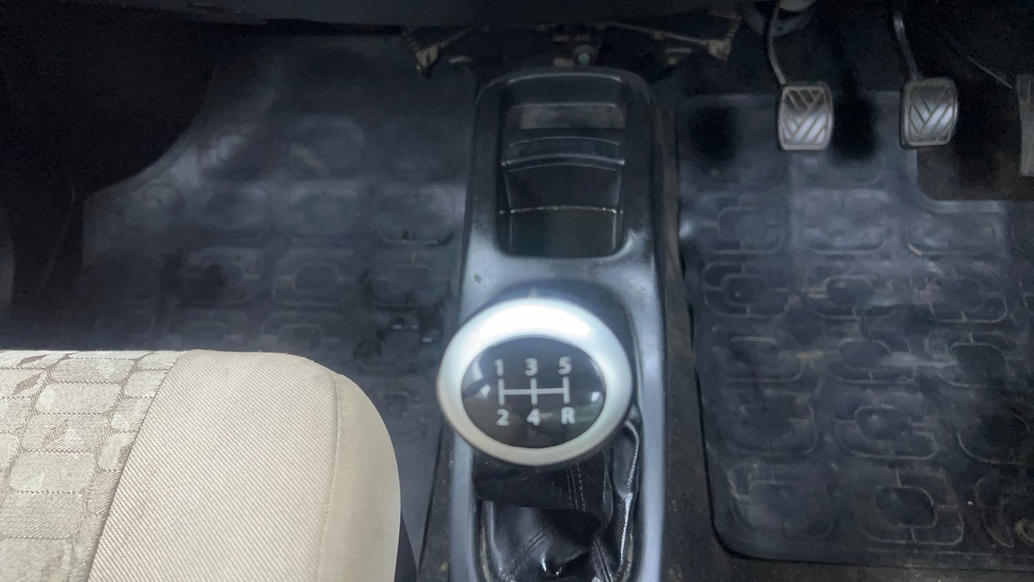 Used 2017 Maruti Suzuki Wagon R VXI+ Petrol Manual interior GEAR  KNOB VIEW