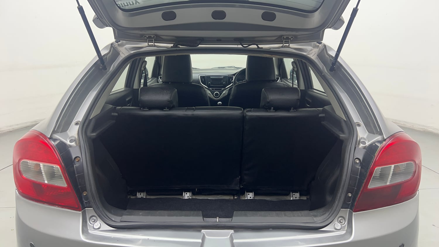 Used 2017 Maruti Suzuki Baleno Delta 1.2 Petrol Manual interior DICKY INSIDE VIEW
