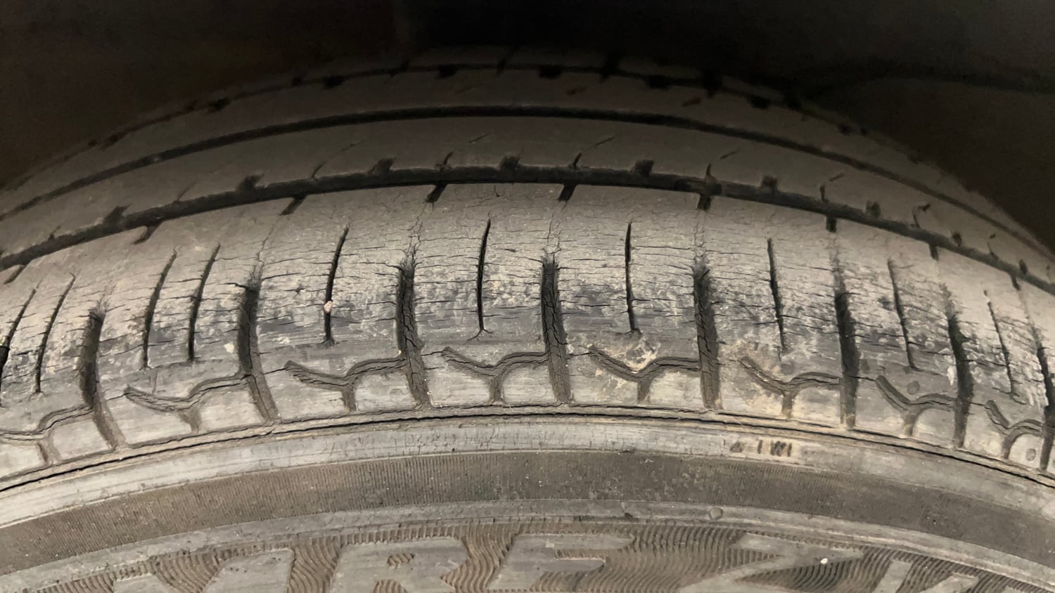 Used 2018 Hyundai Santro Asta Petrol Manual tyres RIGHT REAR TYRE TREAD VIEW