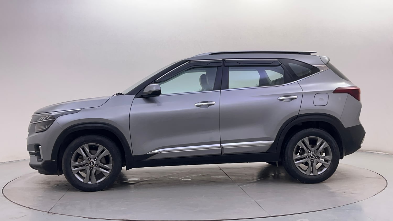 Used 2020 kia Seltos HTX IVT 1.5 Petrol Automatic exterior LEFT SIDE VIEW