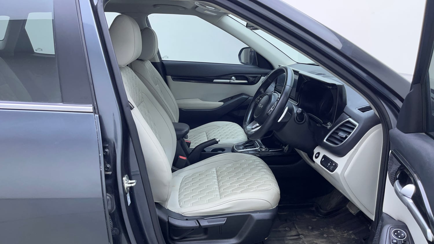Used 2023 Kia Seltos HTX 1.5 Diesel AT Diesel Automatic interior RIGHT SIDE FRONT DOOR CABIN VIEW