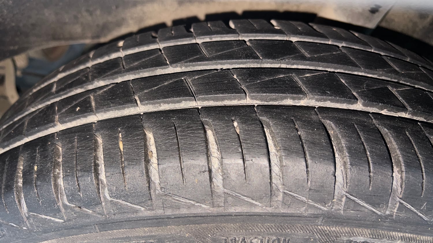 Used 2020 Renault Kwid Neotech RXL Petrol Manual tyres LEFT REAR TYRE TREAD VIEW