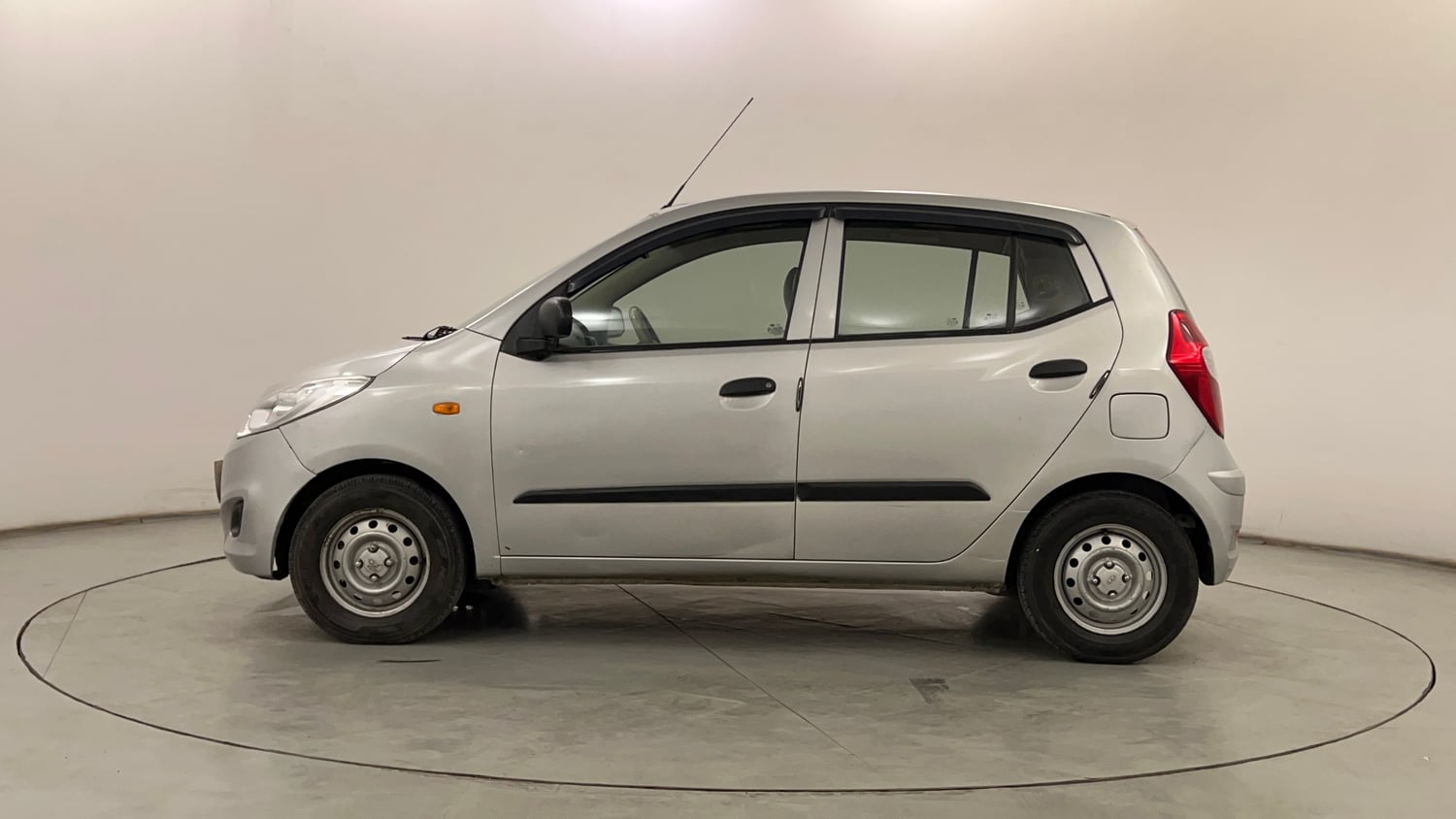 Used 2014 Hyundai i10 Magna 1.1 iRDE2 Petrol Manual exterior LEFT SIDE VIEW