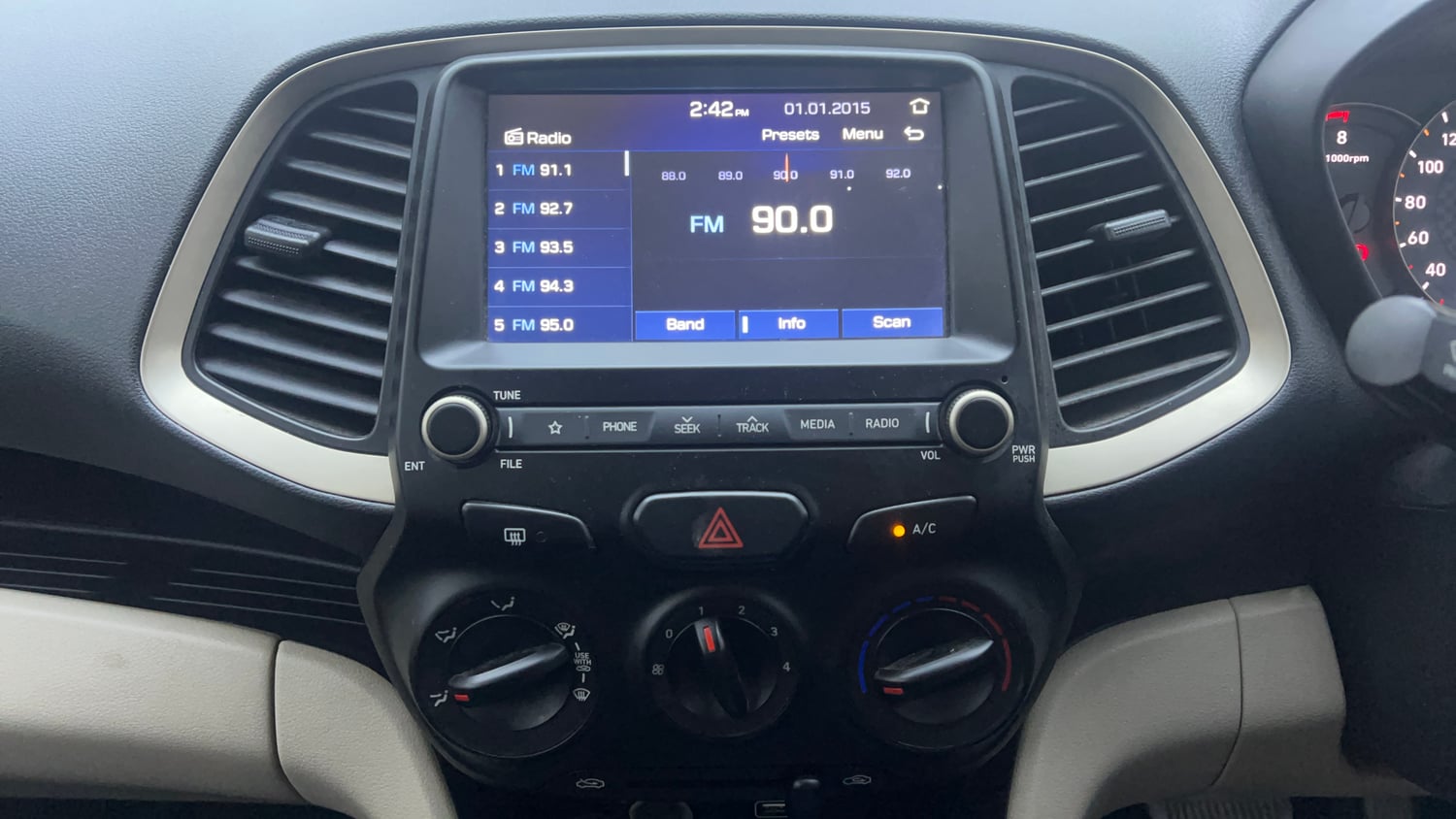 Used 2019 Hyundai Santro Sportz AMT Petrol Automatic interior MUSIC SYSTEM & AC CONTROL VIEW