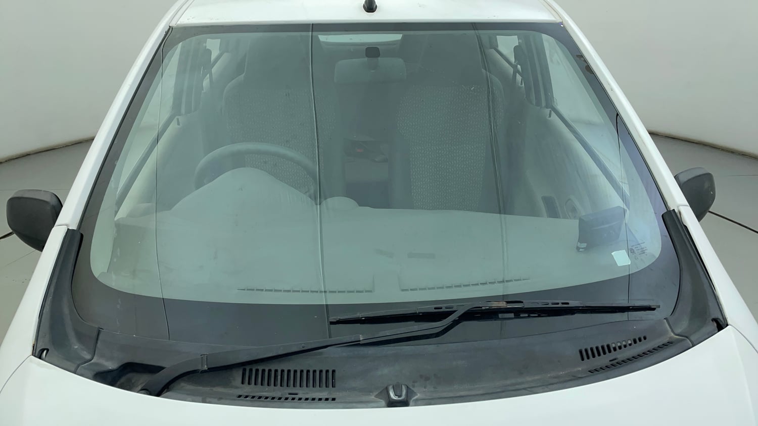 Used 2017 Datsun Redi-GO T (O) Petrol Manual exterior FRONT WINDSHIELD VIEW
