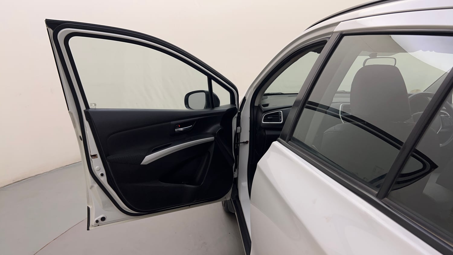 Used 2016 Maruti Suzuki S-Cross Zeta 1.3 Diesel Manual interior LEFT FRONT DOOR OPEN VIEW