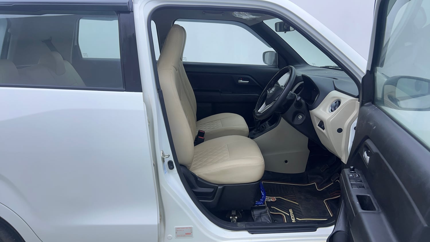 Used 2023 Maruti Suzuki Wagon R ZXI Plus 1.2 Petrol Manual interior RIGHT SIDE FRONT DOOR CABIN VIEW