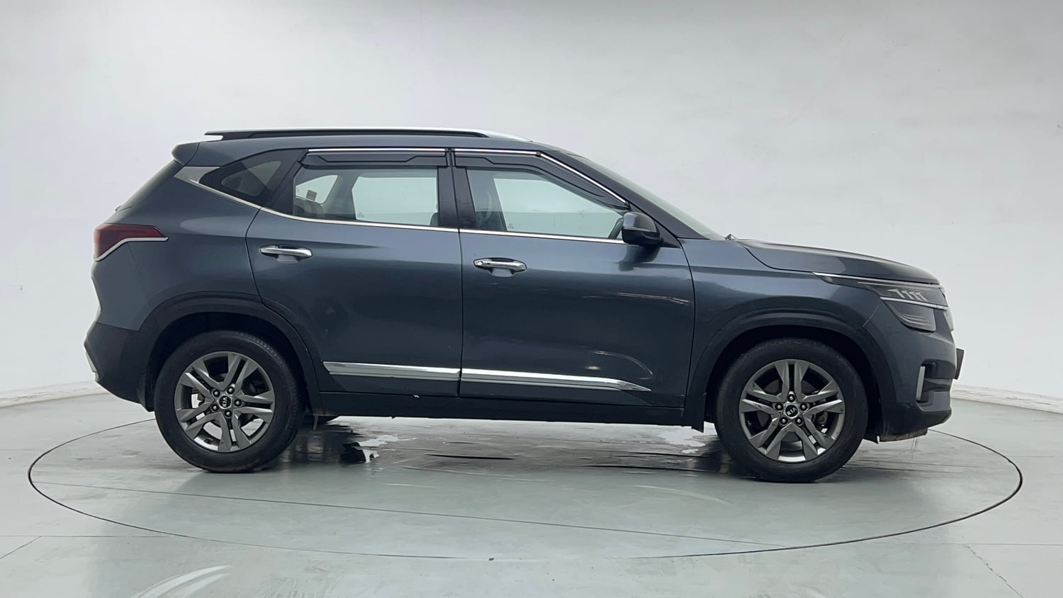 Used 2020 Kia Seltos HTX IVT 1.5 Petrol Automatic exterior RIGHT SIDE VIEW