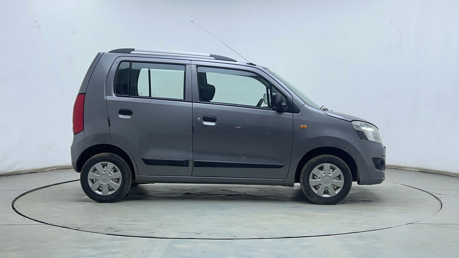 Used 2014 Maruti Suzuki Wagon R LXI Petrol Manual exterior RIGHT SIDE VIEW
