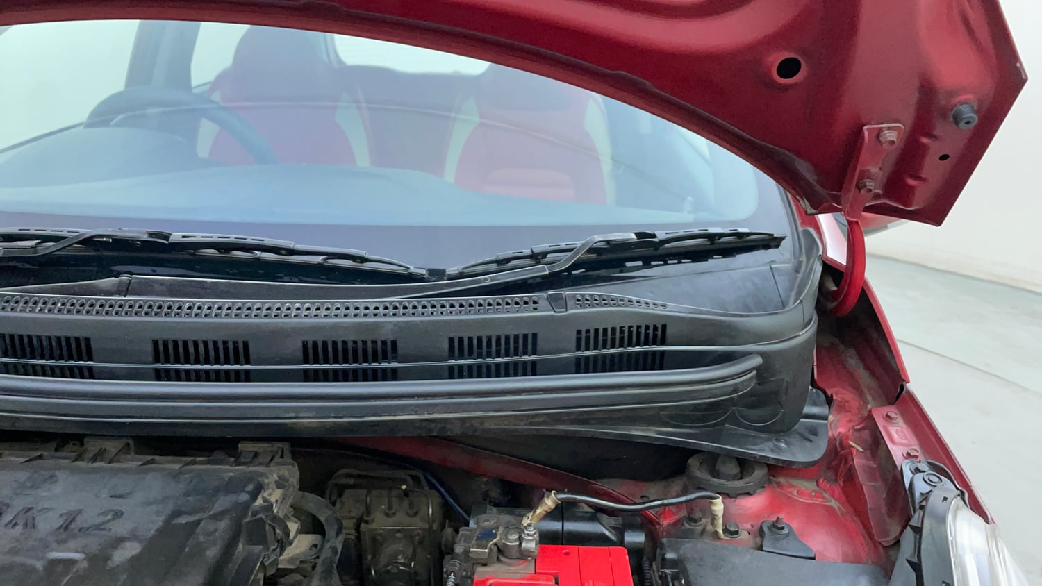 Used 2018 Hyundai Grand i10 Sportz AT 1.2 Kappa VTVT Petrol Automatic engine ENGINE LEFT SIDE HINGE & APRON VIEW