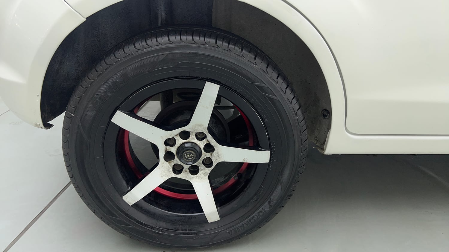 Used 2014 Ford Figo Duratec Petrol EXI 1.2 Petrol Manual tyres RIGHT REAR TYRE RIM VIEW