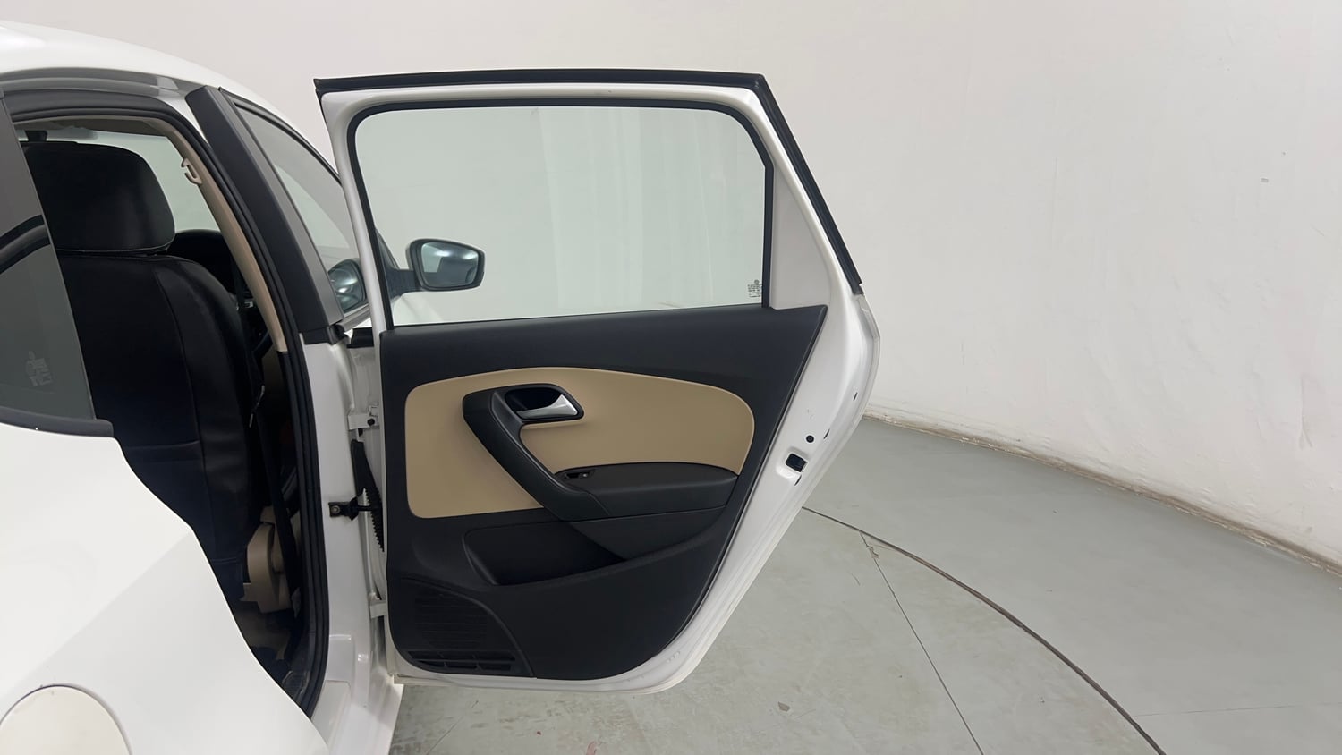 Used 2015 Volkswagen Polo Highline1.2L (P) Petrol Manual interior RIGHT REAR DOOR OPEN VIEW