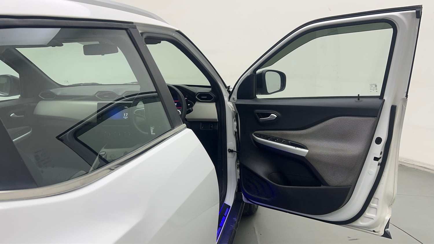 Used 2022 Nissan Magnite XV Turbo Petrol Manual interior RIGHT FRONT DOOR OPEN VIEW