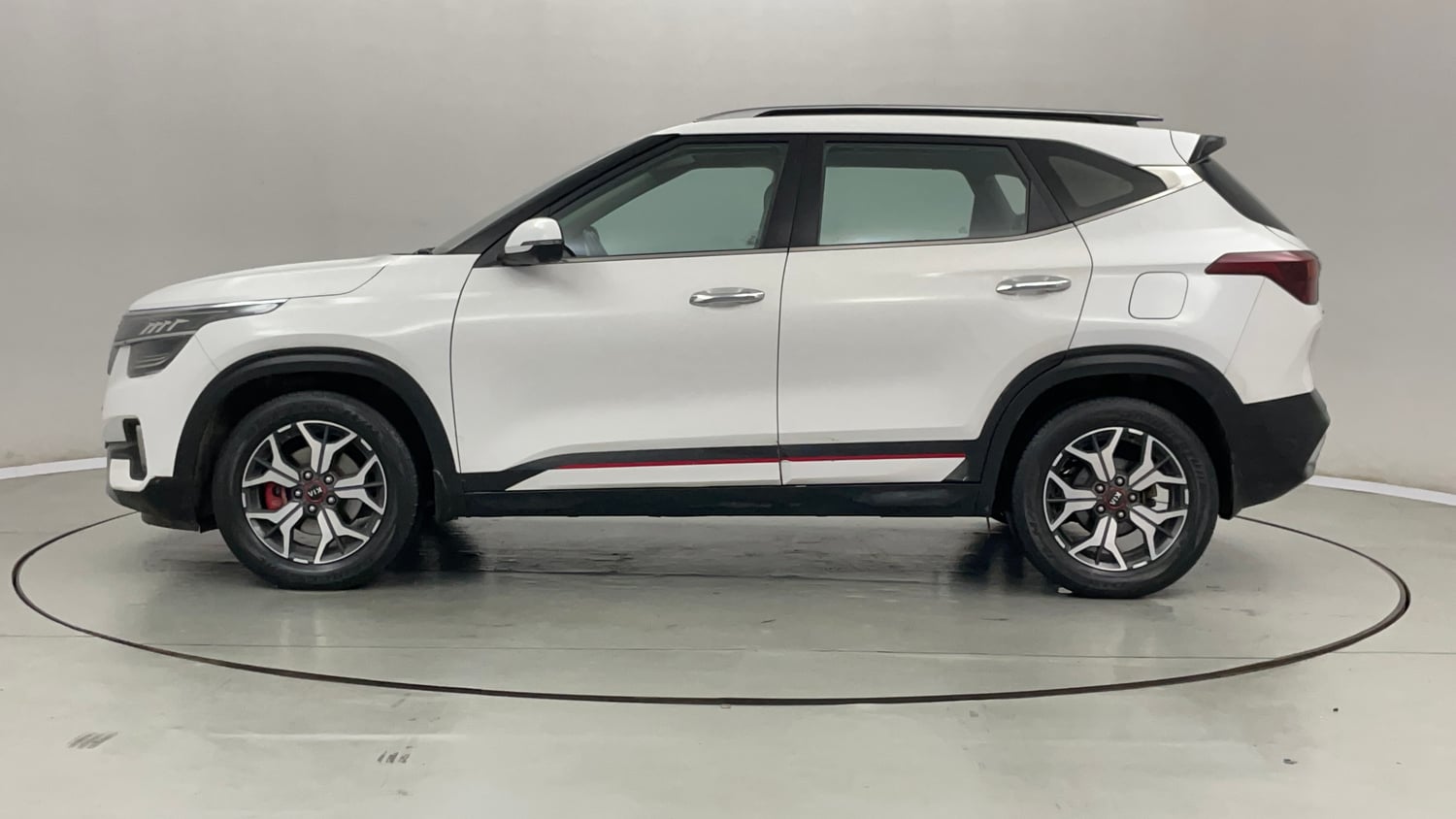 Used 2019 Kia Seltos GTX Plus 1.4 Petrol Manual exterior LEFT SIDE VIEW