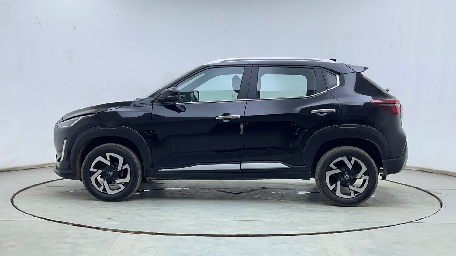 Used 2024 Nissan Magnite XV Premium (O)Turbo CVT Petrol Automatic exterior LEFT SIDE VIEW