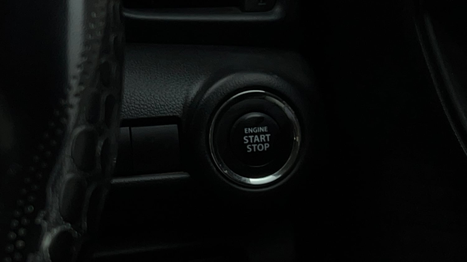 Used 2024 Maruti Suzuki Swift VXi (O) Petrol Manual top_features Keyless start
