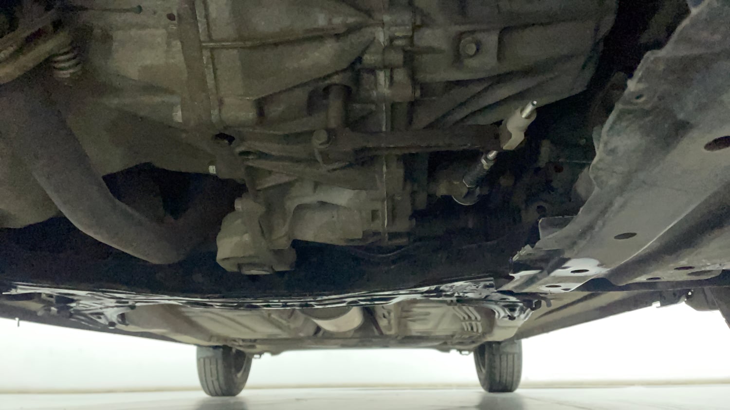 Used 2016 Maruti Suzuki Baleno Delta 1.2 Petrol Manual extra FRONT LEFT UNDERBODY VIEW