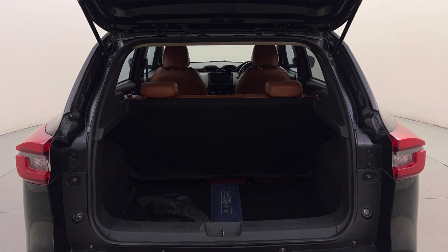 Used 2024 Nissan Magnite XE Petrol Manual interior DICKY INSIDE VIEW