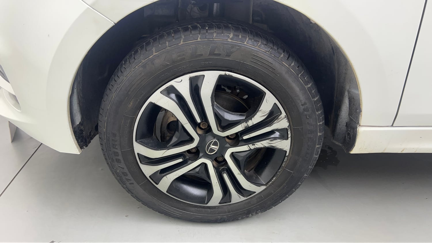 Used 2022 Tata Tigor XZ Plus CNG Cng Manual tyres LEFT FRONT TYRE RIM VIEW