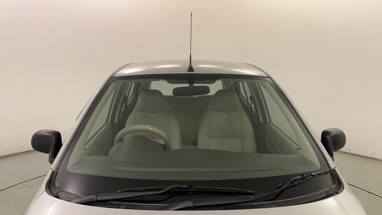 Used 2014 Hyundai i10 Magna 1.1 iRDE2 Petrol Manual exterior FRONT WINDSHIELD VIEW