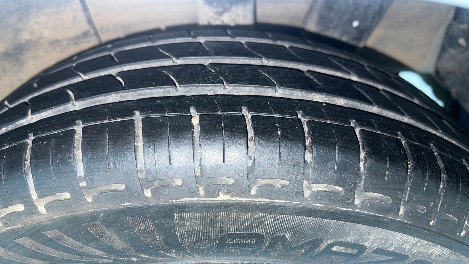 Used 2022 Hyundai Grand i10 Nios Magna 1.2 Kappa VTVT Petrol Manual tyres LEFT REAR TYRE TREAD VIEW