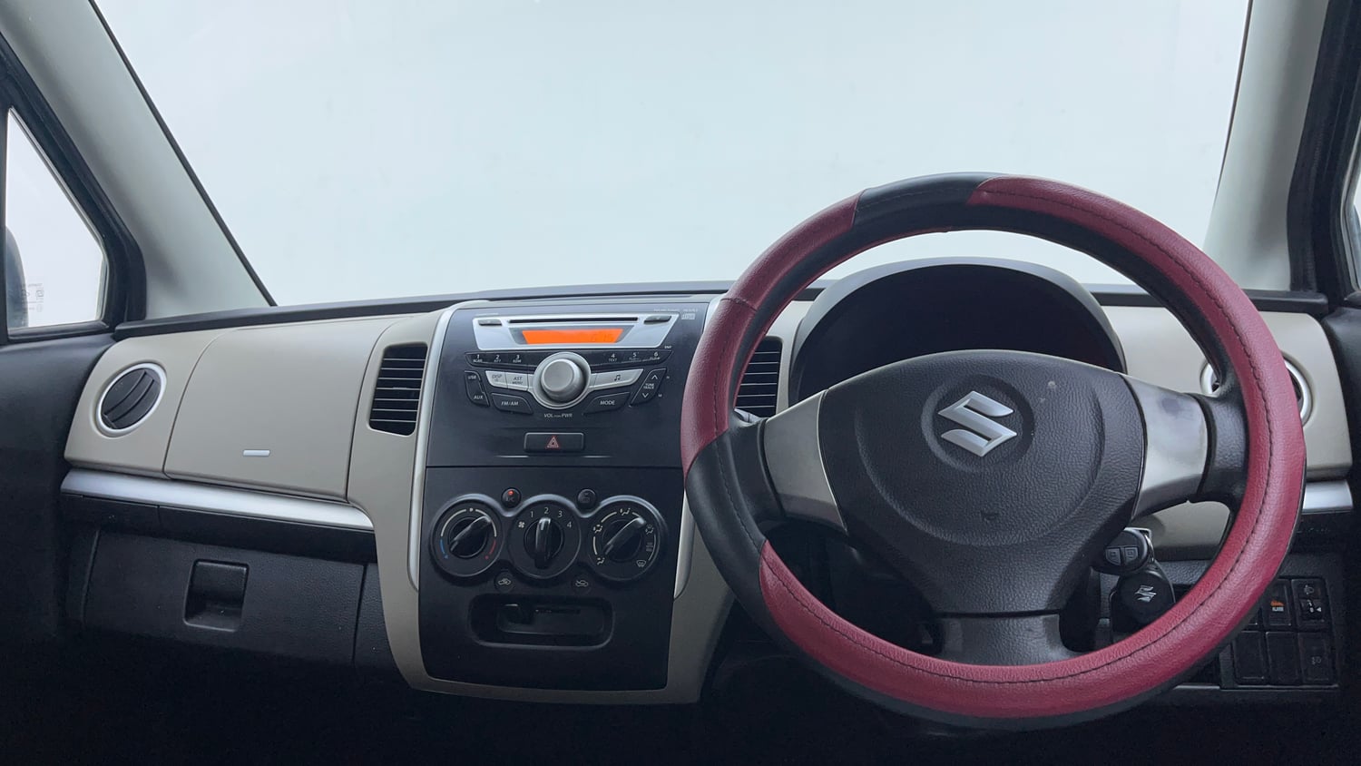 Used 2014 Maruti Suzuki Wagon R VXI Petrol Manual interior DASHBOARD VIEW