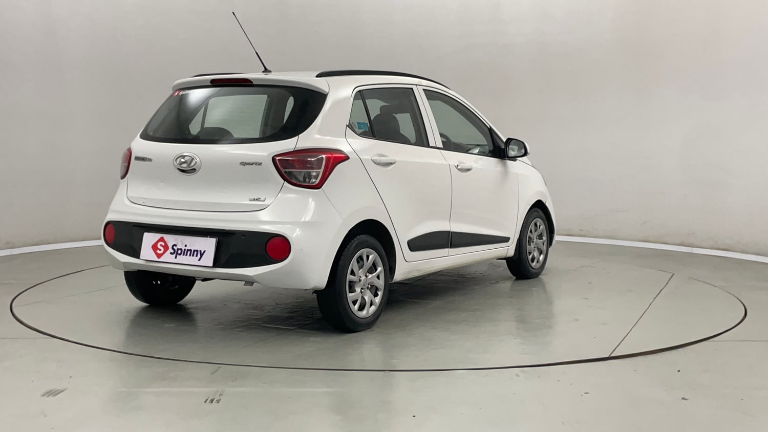 Used 2017 Hyundai Grand i10 Sportz (O) 1.2 Kappa VTVT Petrol Manual exterior RIGHT REAR CORNER VIEW