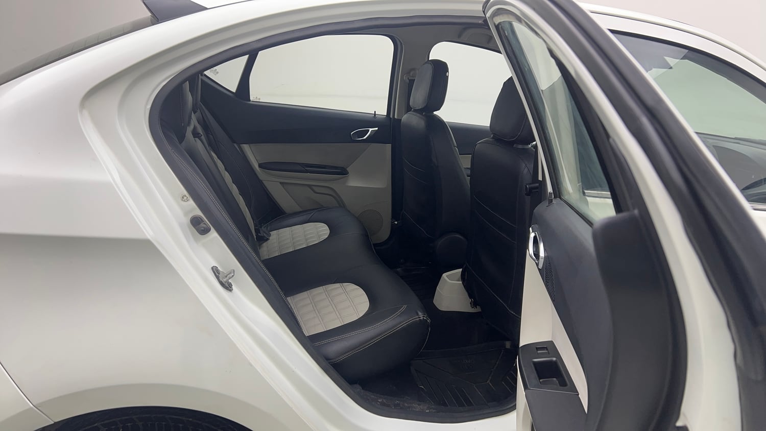 Used 2022 Tata Tigor XZ Plus CNG Cng Manual interior RIGHT SIDE REAR DOOR CABIN VIEW