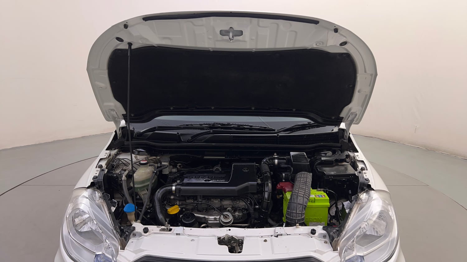 Used 2016 Maruti Suzuki S-Cross Zeta 1.3 Diesel Manual engine ENGINE & BONNET OPEN FRONT VIEW