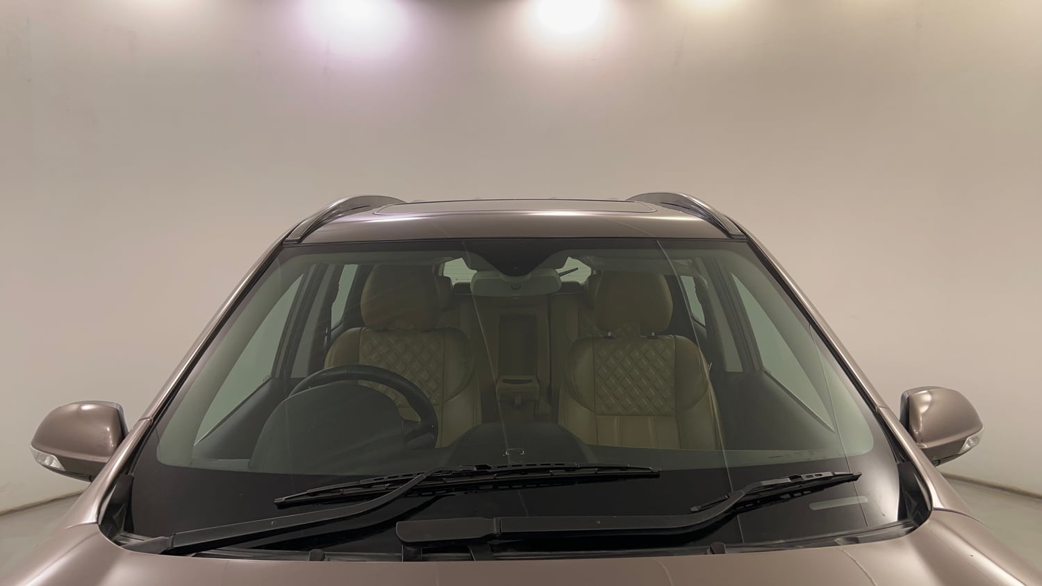 Used 2021 Mahindra XUV500 W11 Diesel Manual exterior FRONT WINDSHIELD VIEW