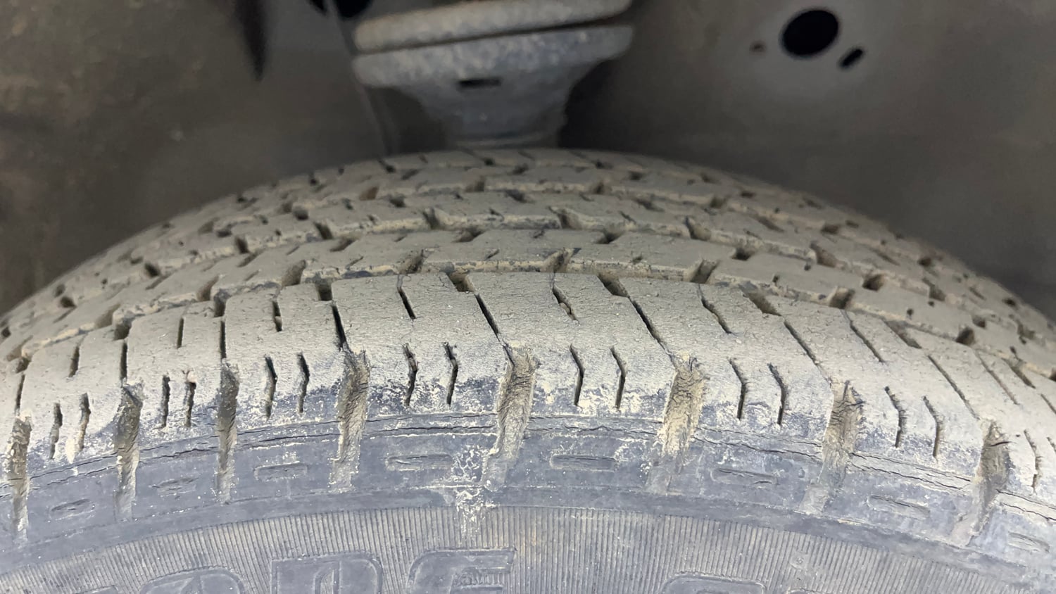 Used 2014 Maruti Suzuki Wagon R VXI Petrol Manual tyres RIGHT FRONT TYRE TREAD VIEW