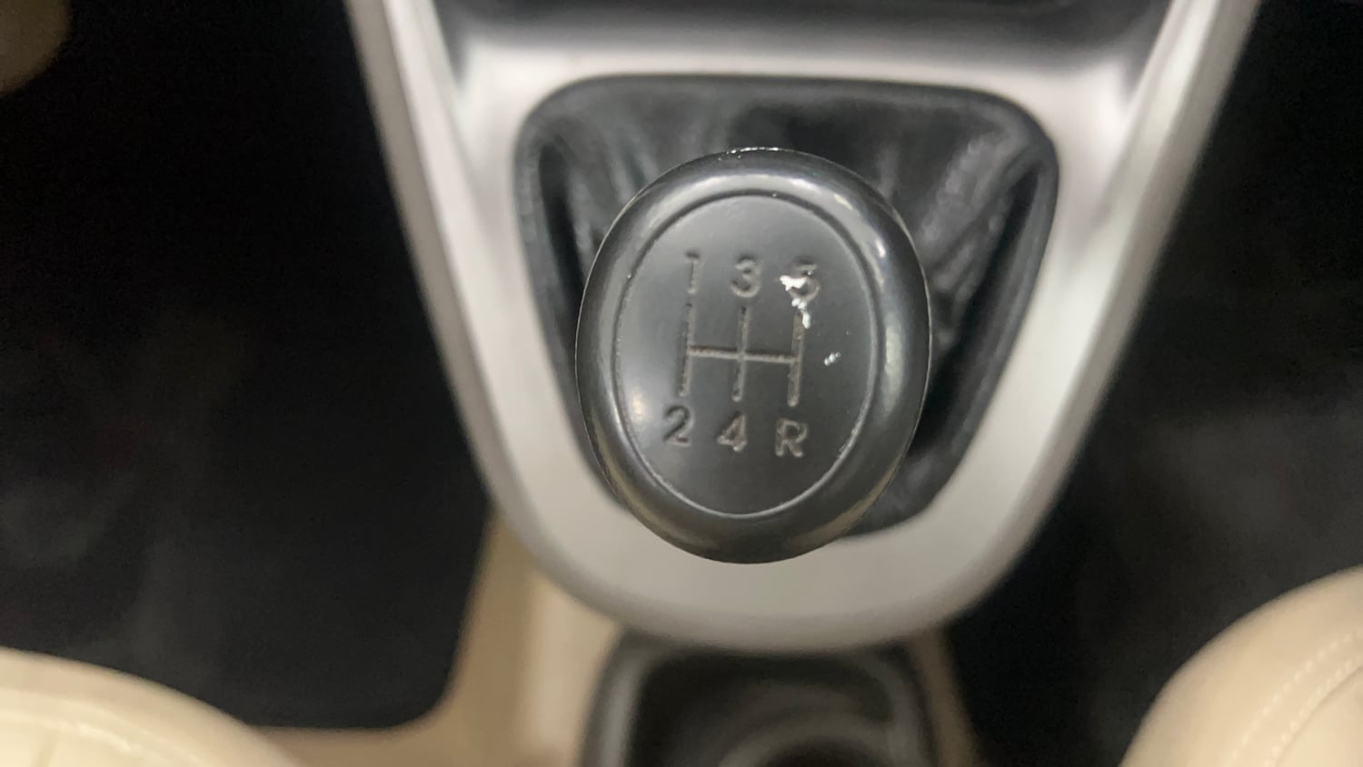 Used 2015 Hyundai i10 Magna 1.1 iRDE2 Petrol Manual interior GEAR  KNOB VIEW