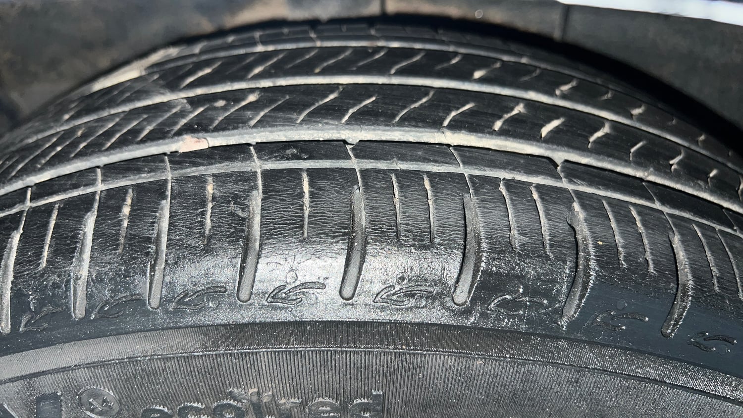 Used 2023 Hyundai Aura SX 1.2 CNG Cng Manual tyres RIGHT REAR TYRE TREAD VIEW