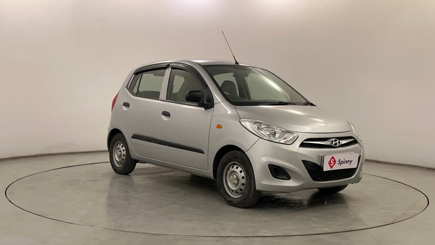 Used 2014 Hyundai i10 Magna 1.1 iRDE2 Petrol Manual exterior RIGHT FRONT CORNER VIEW