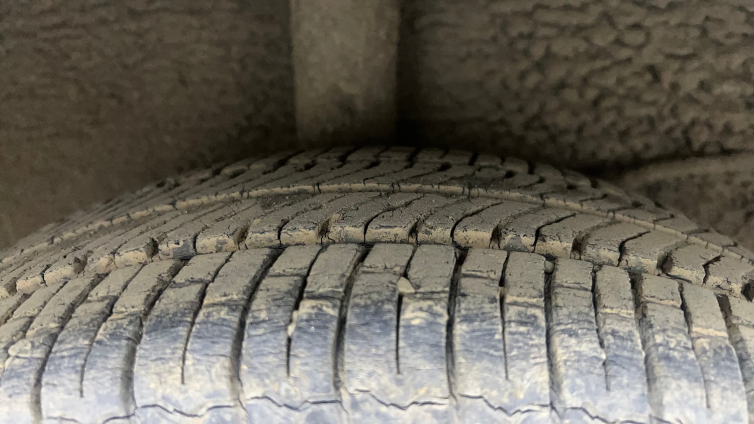 Used 2019 Hyundai Santro Sportz AMT Petrol Automatic tyres RIGHT REAR TYRE TREAD VIEW