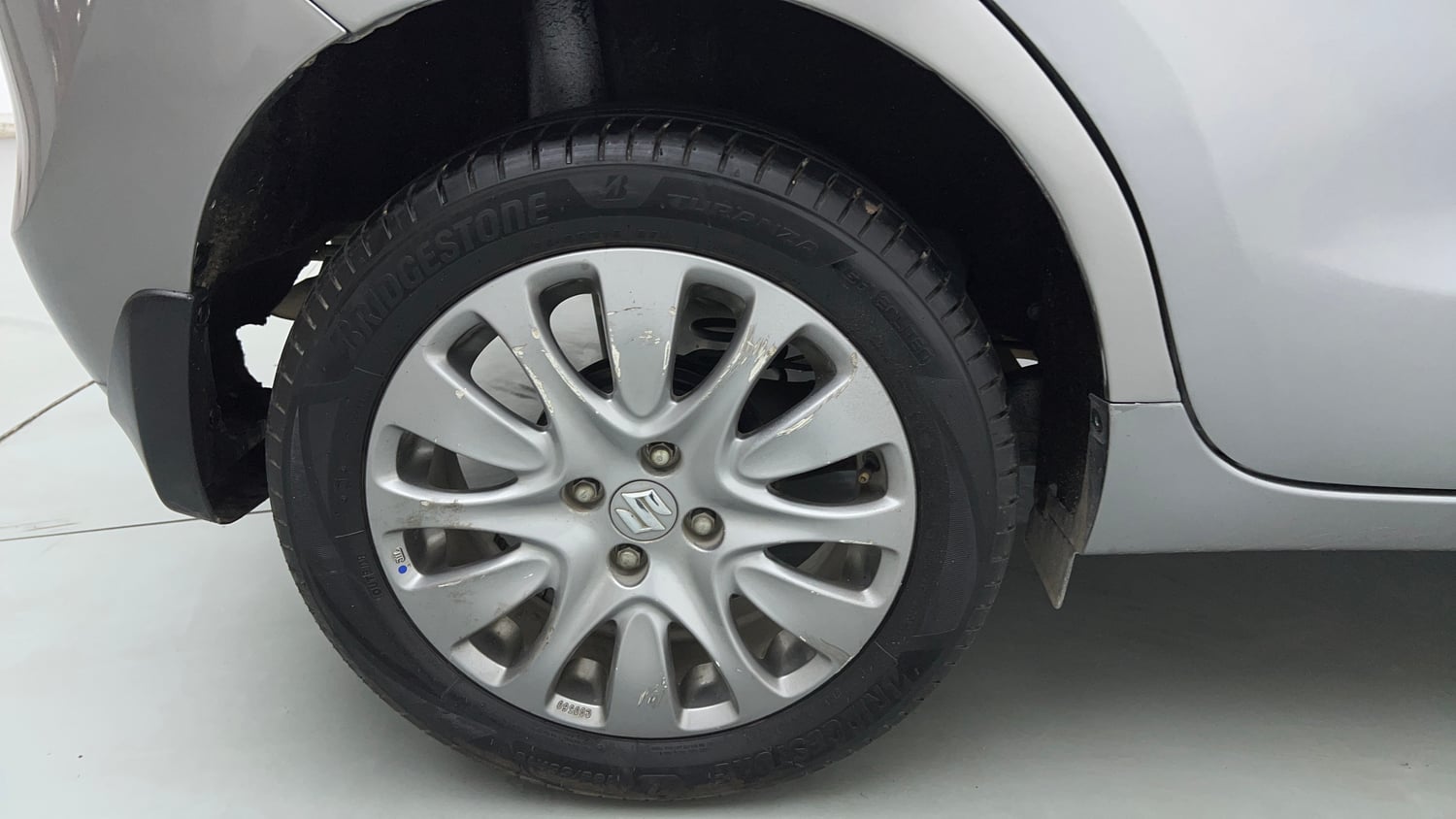 Used 2018 Maruti Suzuki Baleno Alpha 1.2 Petrol Manual tyres RIGHT REAR TYRE RIM VIEW