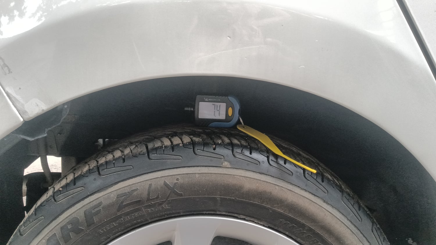 Used 2016 Hyundai Grand i10 Magna 1.2 Kappa VTVT Petrol Manual tyres RIGHT REAR TYRE TREAD VIEW