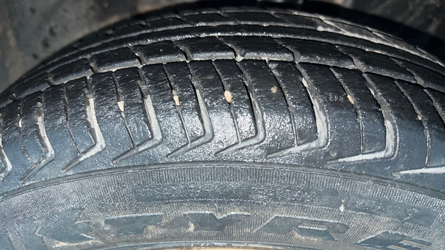 Used 2018 Datsun Redi-GO A Petrol Manual tyres LEFT FRONT TYRE TREAD VIEW