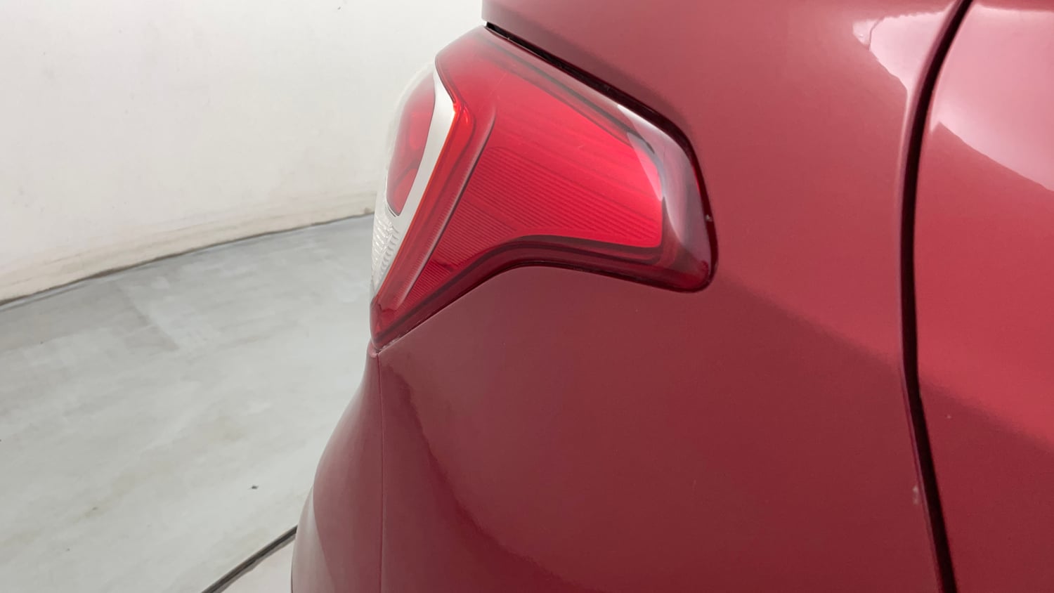 Used 2018 Hyundai Grand i10 Sportz AT 1.2 Kappa VTVT Petrol Automatic dents MINOR DENT
