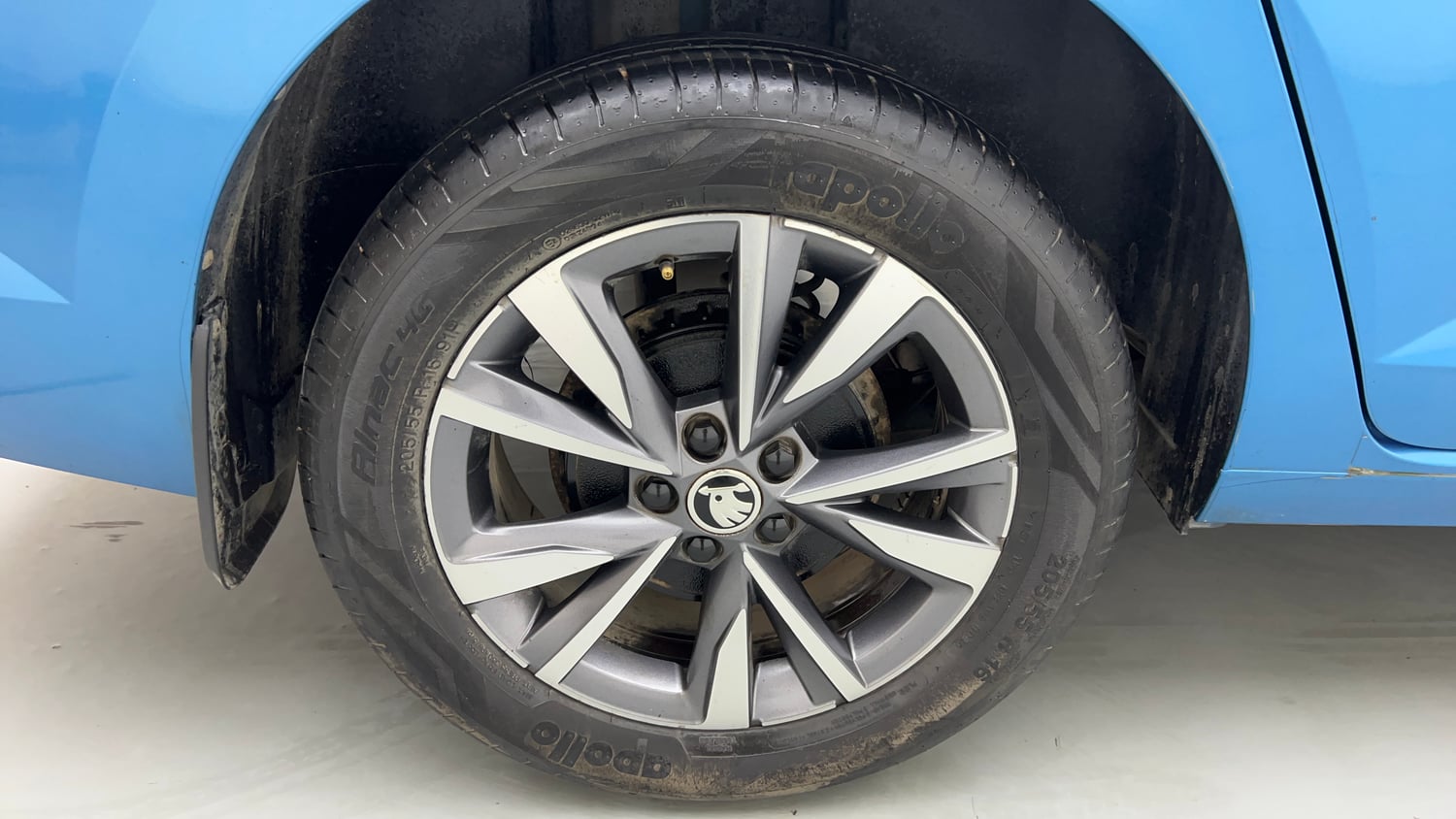 Used 2022 Skoda Slavia Style 1.5L TSI DSG Petrol Automatic tyres RIGHT REAR TYRE RIM VIEW