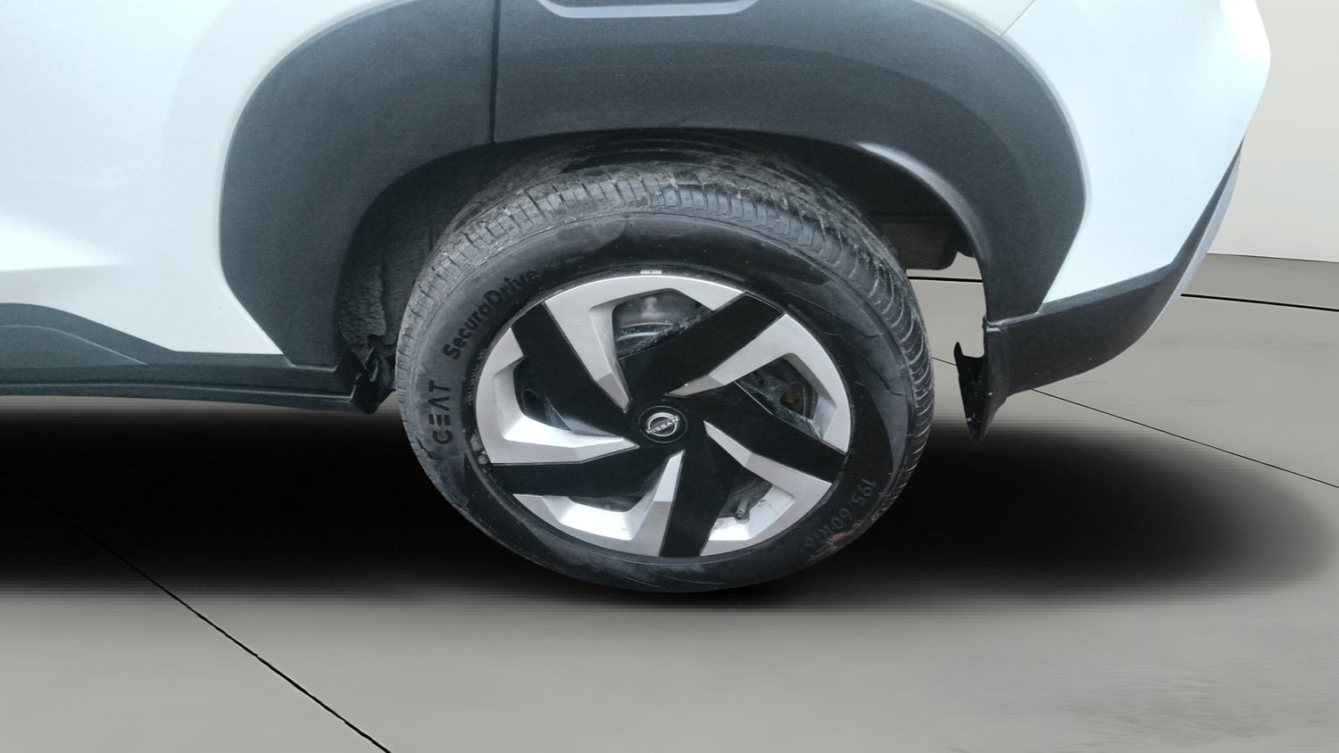 Used 2026 Nissan Magnite Acenta B4D 1.0 Petrol AMT Petrol Automatic tyres LEFT REAR TYRE RIM VIEW