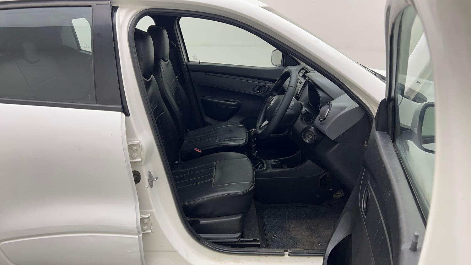 Used 2017 Renault Kwid 1.0 RXT Petrol Manual interior RIGHT SIDE FRONT DOOR CABIN VIEW