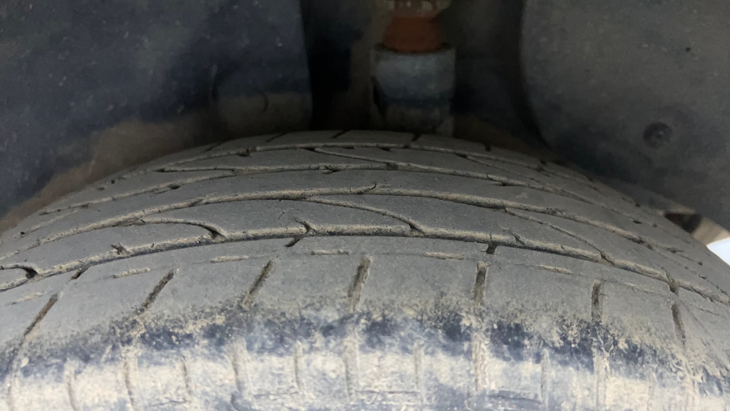 Used 2017 Hyundai Creta 1.6 SX Plus Petrol Petrol Manual tyres LEFT REAR TYRE TREAD VIEW