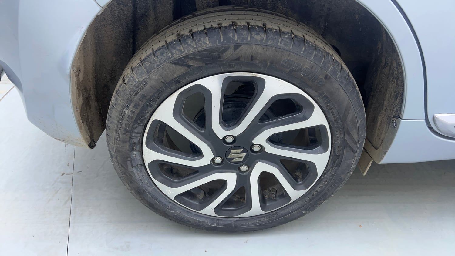 Used 2024 Maruti Suzuki Baleno Alpha MT Petrol Manual tyres RIGHT REAR TYRE RIM VIEW