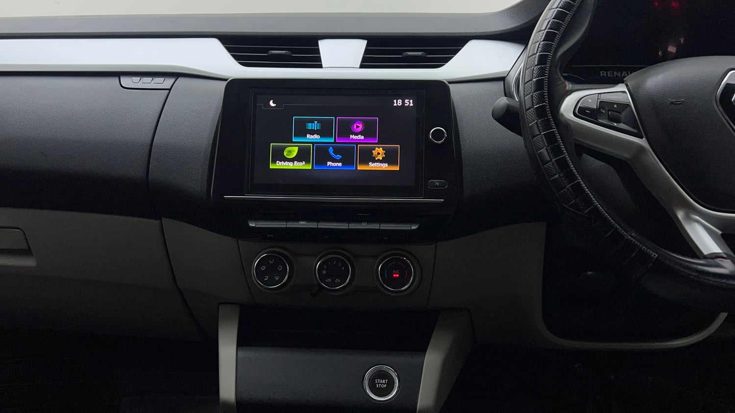 Used 2021 Renault Triber RXZ EASY-R AMT Petrol Automatic interior MUSIC SYSTEM & AC CONTROL VIEW
