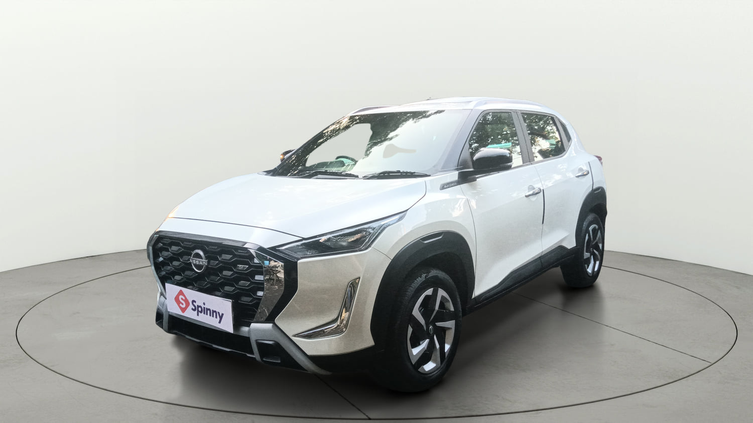 Used 2026 Nissan Magnite Acenta B4D 1.0 Petrol AMT Petrol Automatic exterior LEFT FRONT CORNER VIEW